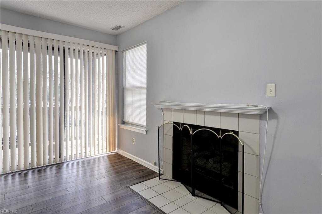 12928 Daybreak Cir - Photo 6 of 35