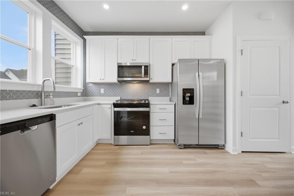 909 Baltic Ave - Photo 3 of 32