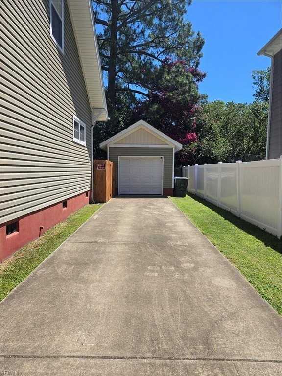 8626 Morwin St - Photo 2 of 34