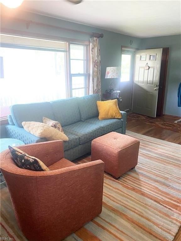 4417 Bowden Ave - Photo 4 of 16
