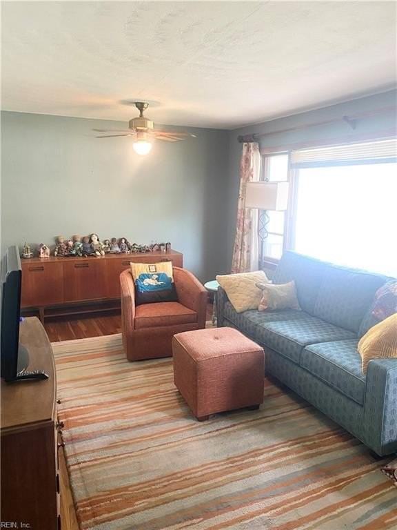 4417 Bowden Ave - Photo 5 of 16