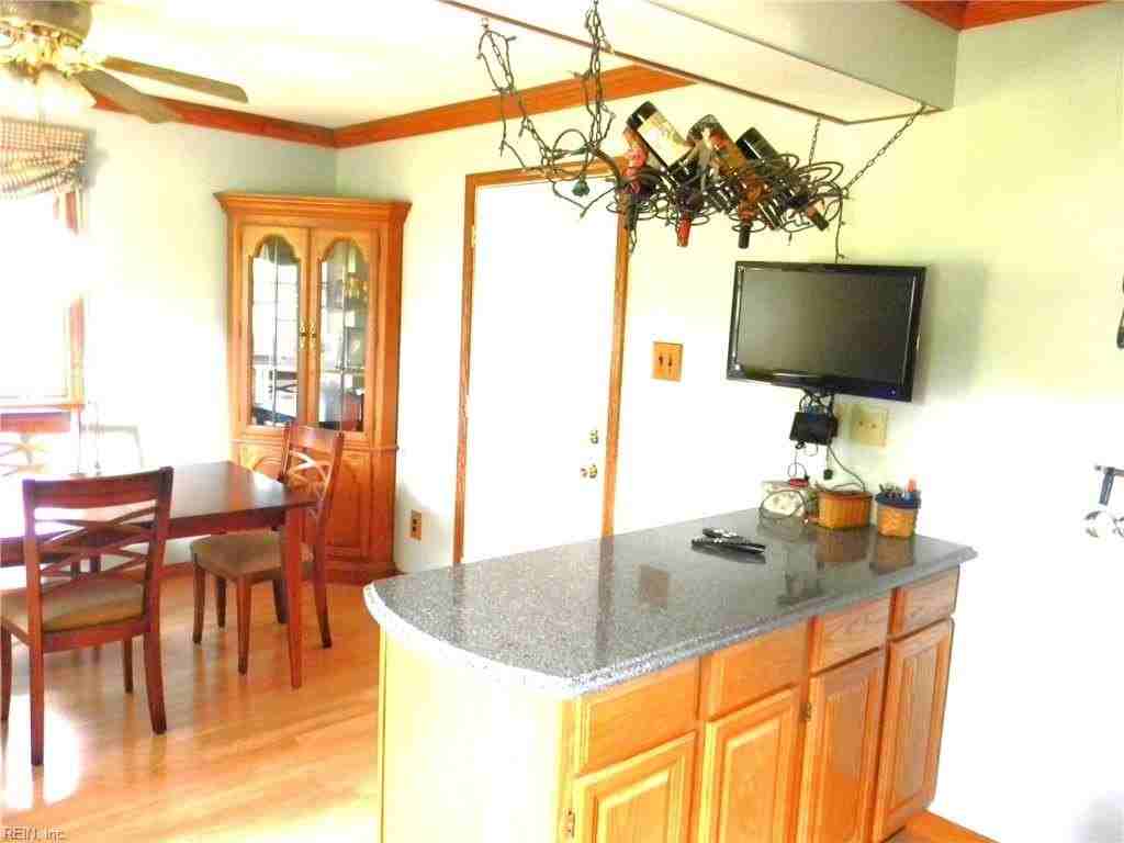 4417 Bowden Ave - Photo 7 of 16