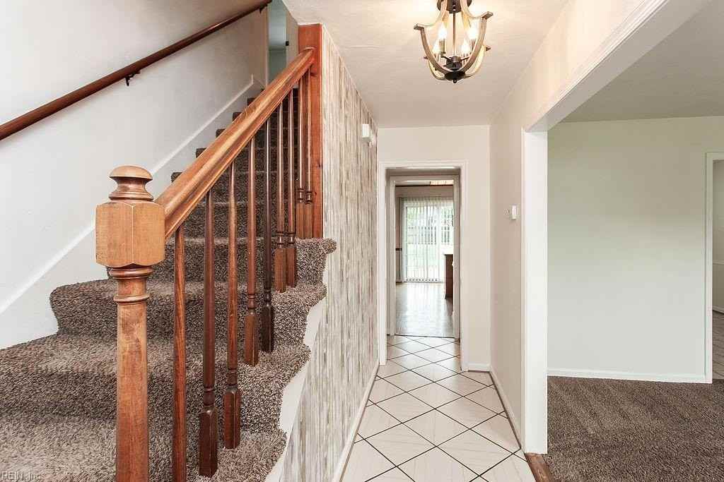 3905 Quartz Ln - Photo 4 of 37
