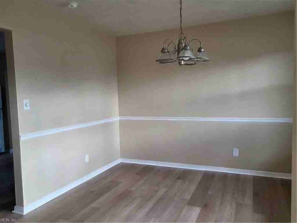 604 Sandy Springs Ln - Photo 3 of 17