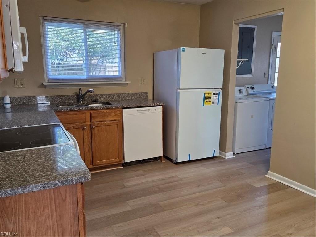 604 Sandy Springs Ln - Photo 5 of 17