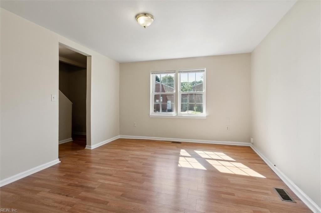 715 18th St - Photo 5 of 25