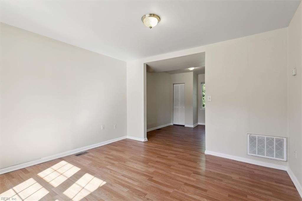 715 18th St - Photo 6 of 25