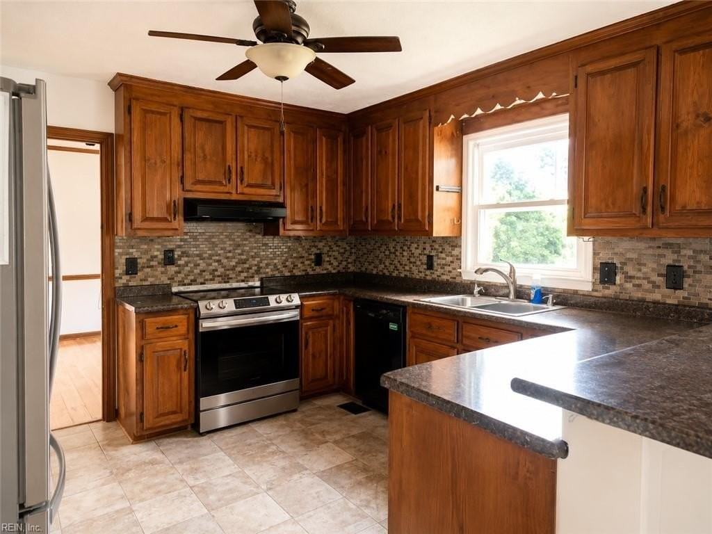 30 Windy Point Dr - Photo 5 of 32