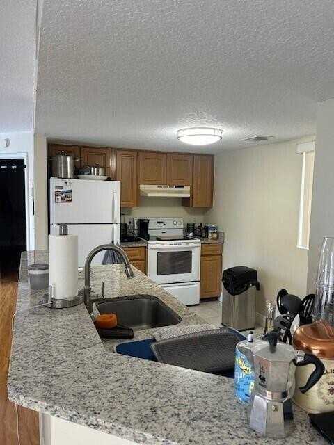 1045 Lake Shore Dr #206 - Photo 3 of 30