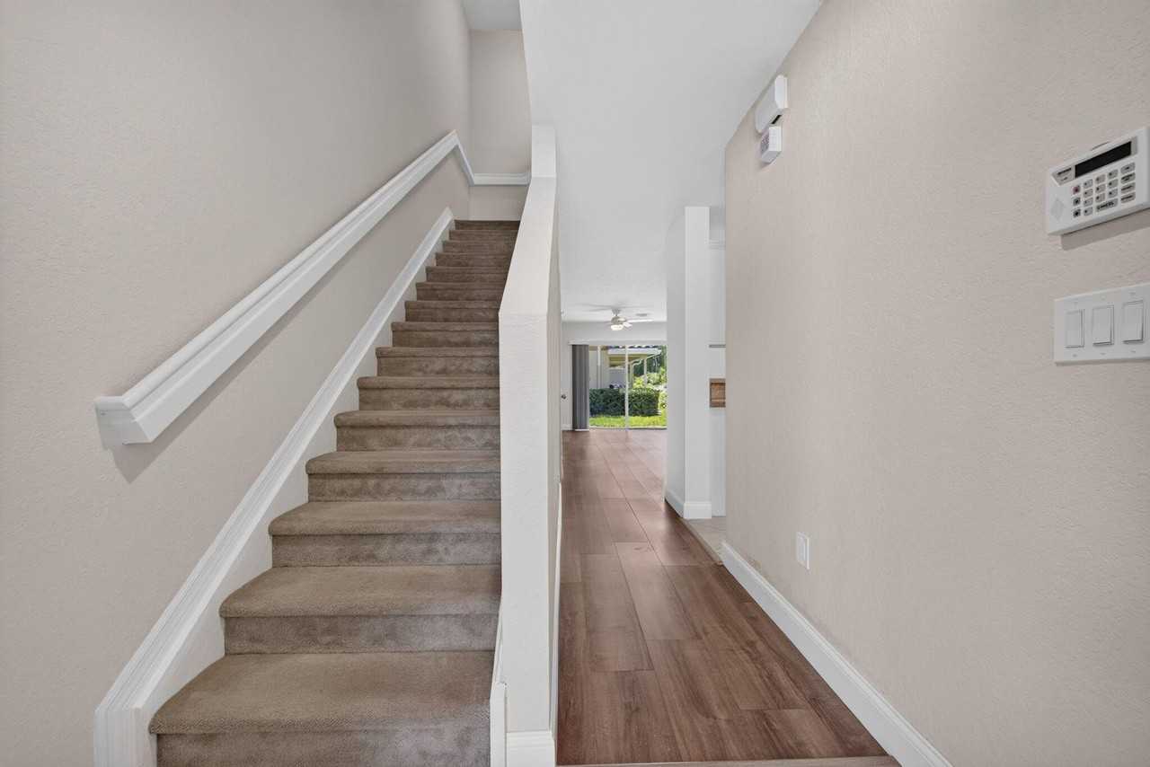 2786 Se Birmingham Dr - Photo 4 of 45