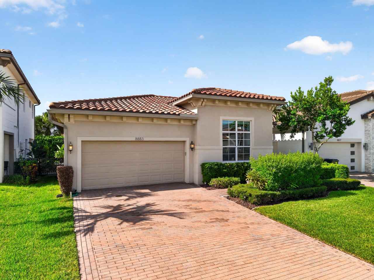 8883 Kingsmoor Way - Photo 4 of 50