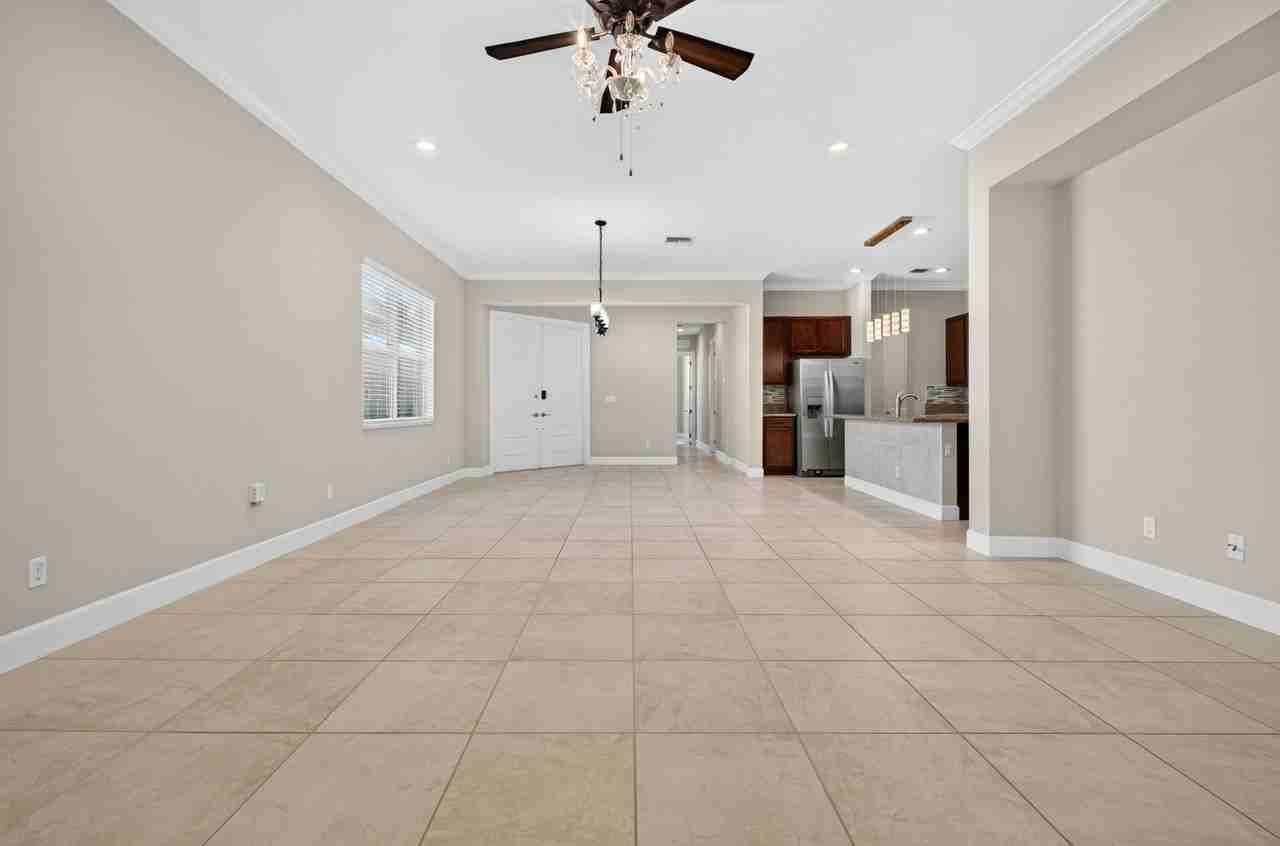 8883 Kingsmoor Way - Photo 7 of 50