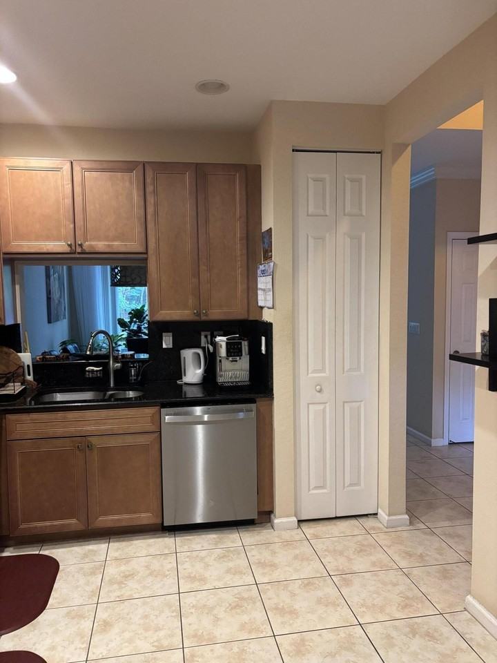 16169 Poppyseed Cir - Photo 3 of 31