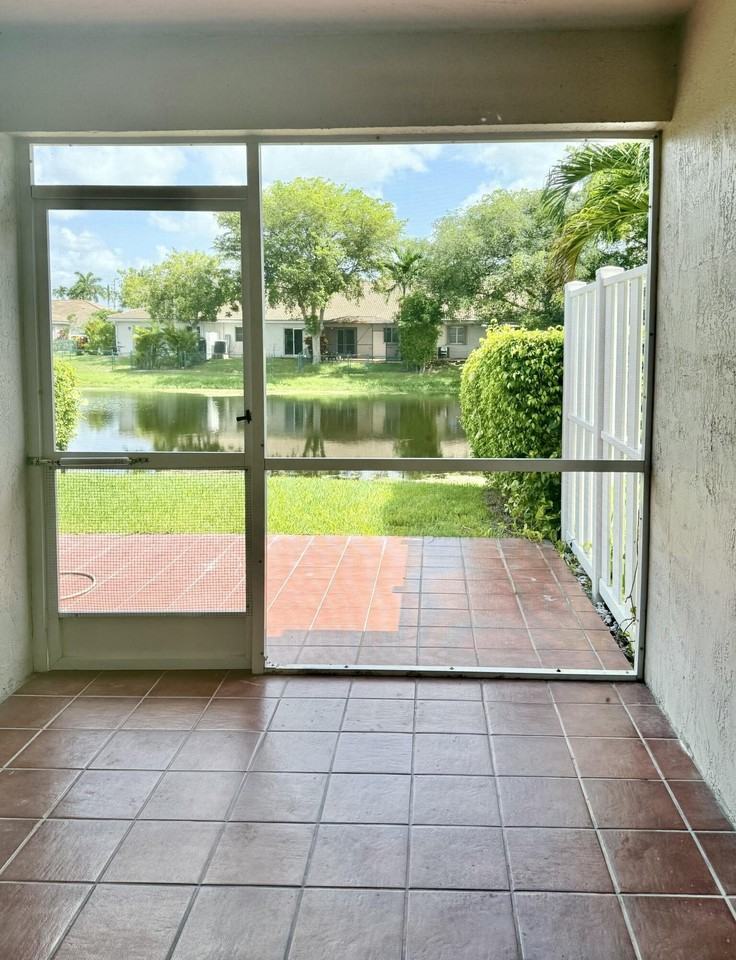 11289 Sw 18th Ct - Photo 7 of 10