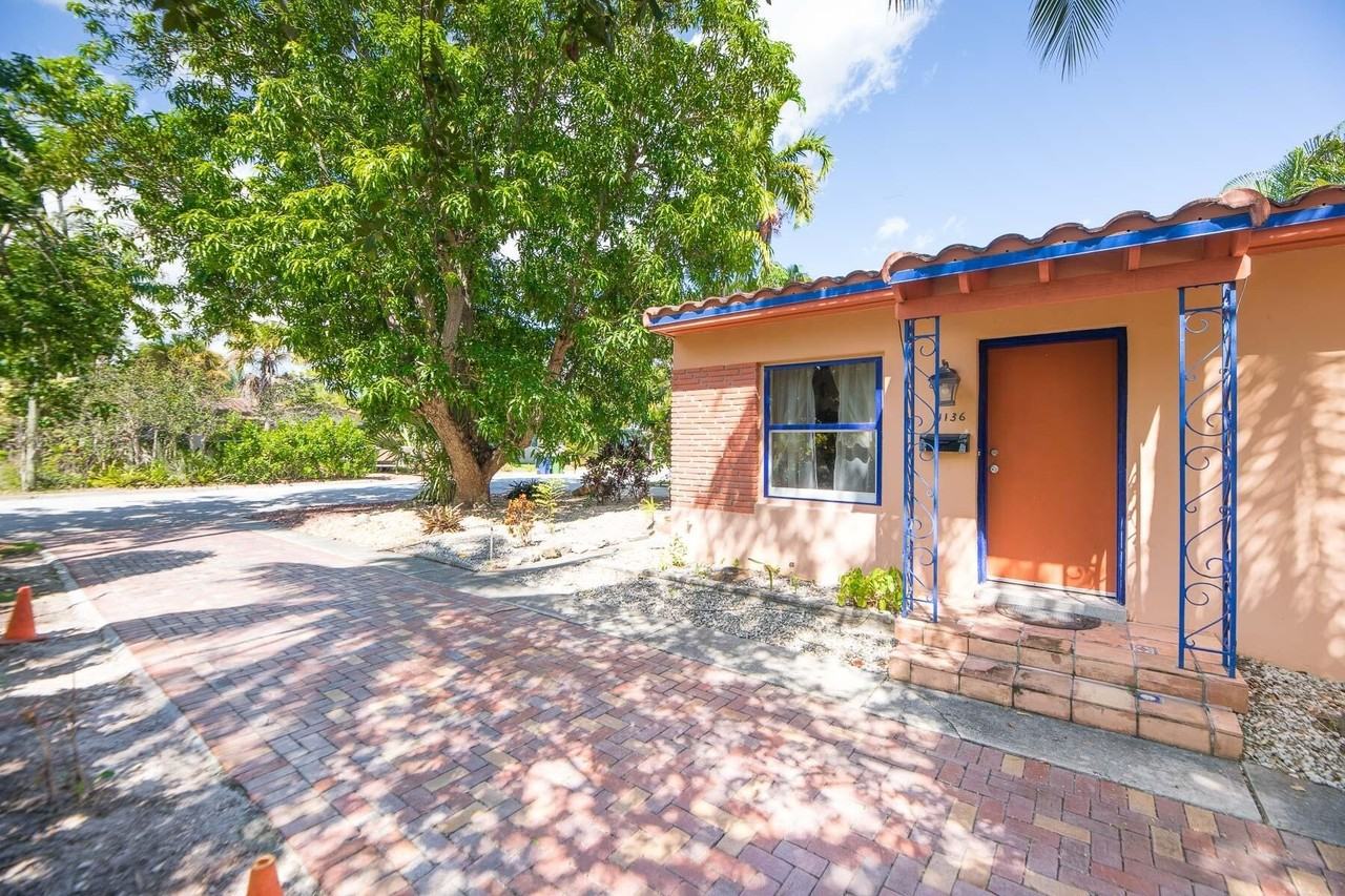 1136 Ne 17th Way #1-2