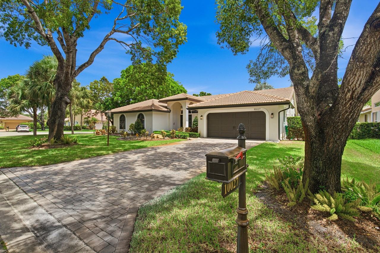 10027 Nw 56th Ct - Photo 3 of 48