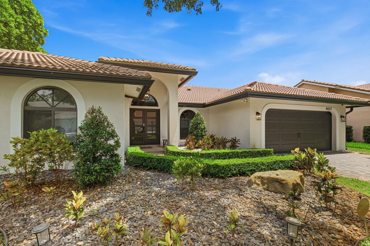 10027 Nw 56th Ct - Photo 5 of 48