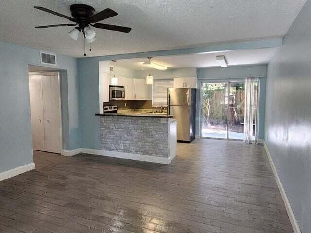 214 Sw 1st St #I2 - Photo 2 of 14