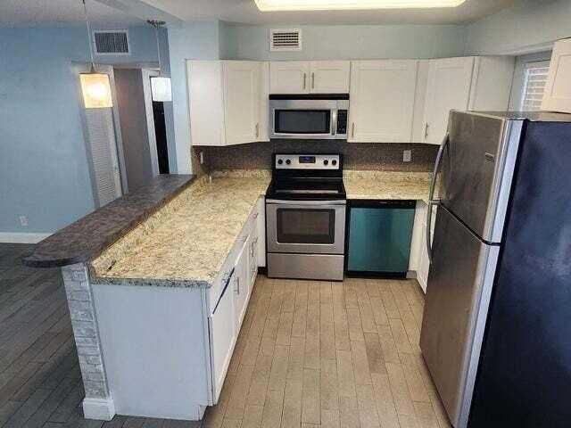 214 Sw 1st St #I2 - Photo 3 of 14