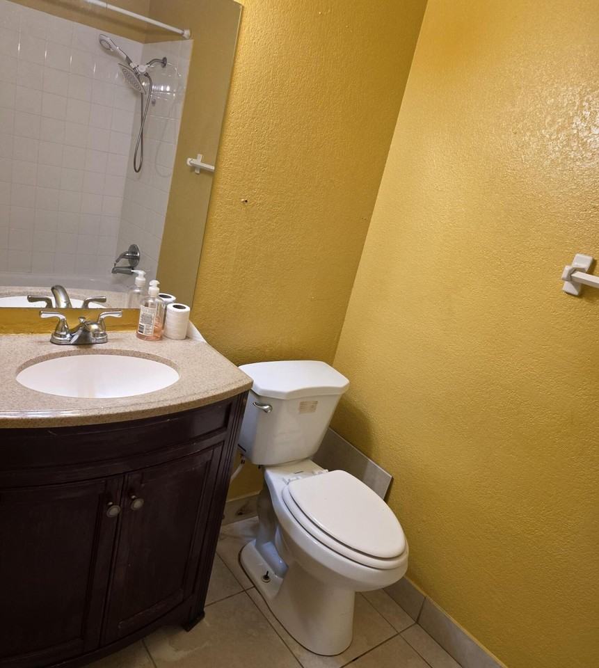 313 Sw 80th Ave - Photo 2 of 11