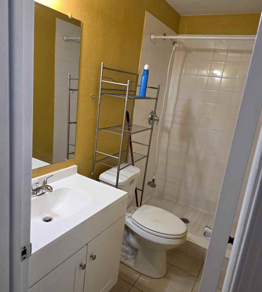 313 Sw 80th Ave - Photo 3 of 11
