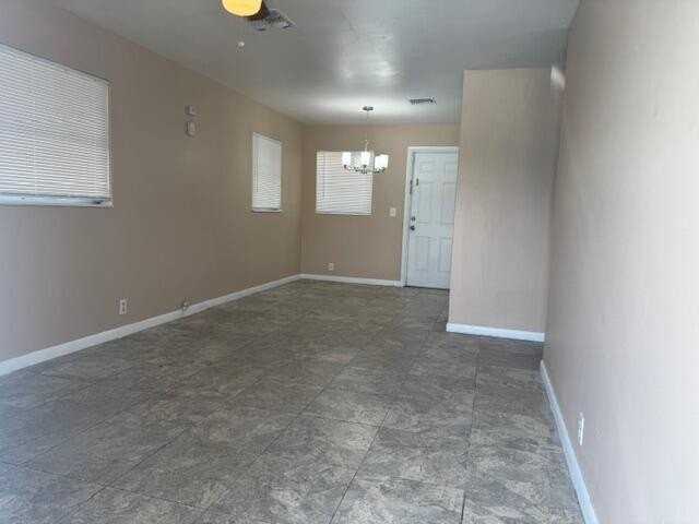 1423 7th St - Photo 4 of 8