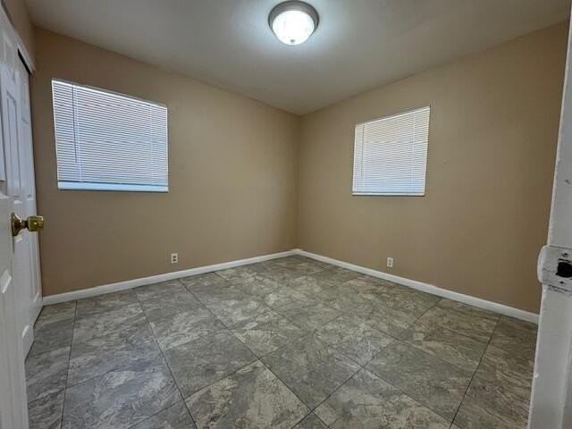 1423 7th St - Photo 5 of 8