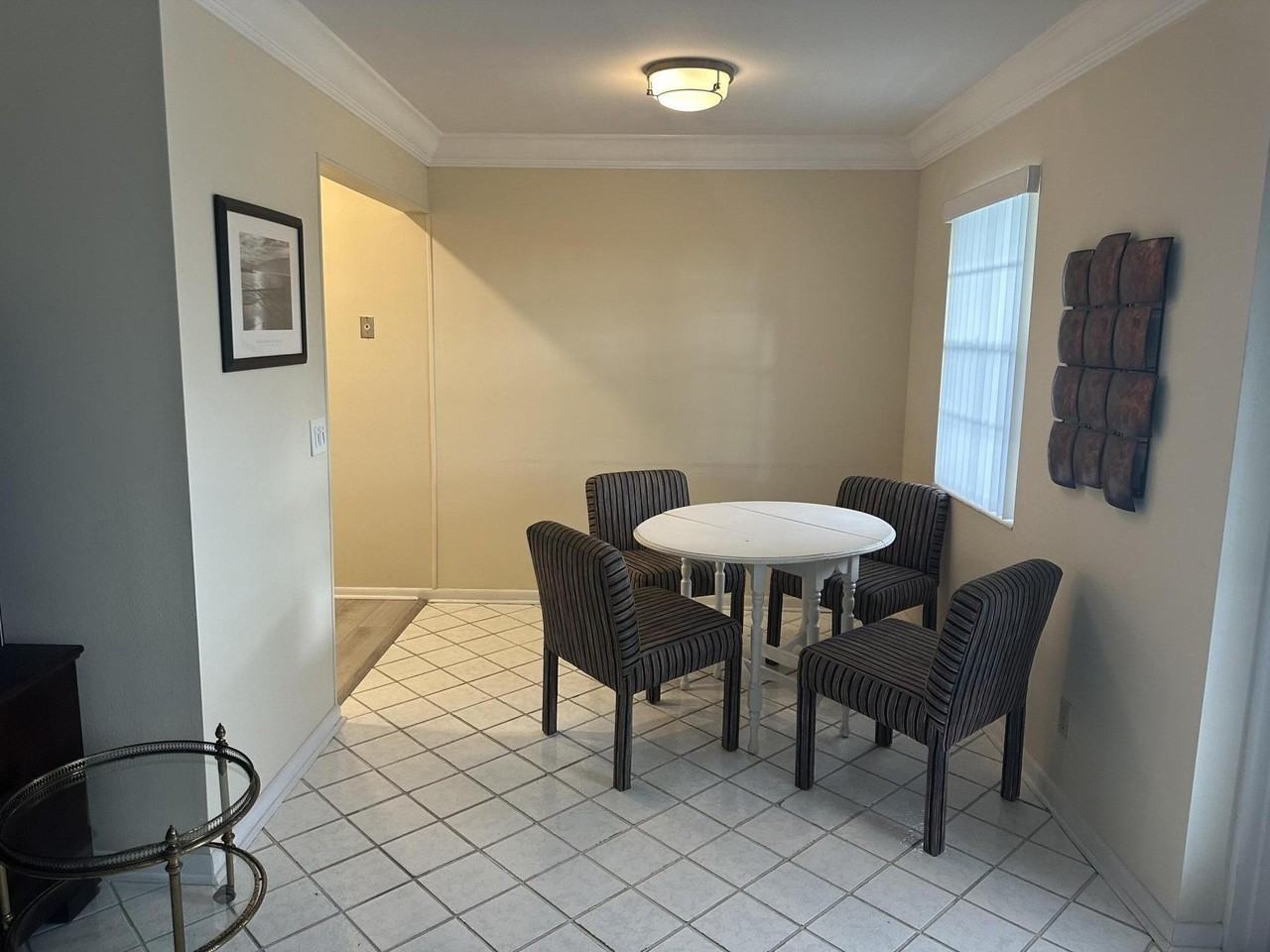 154 Windsor G - Photo 4 of 12