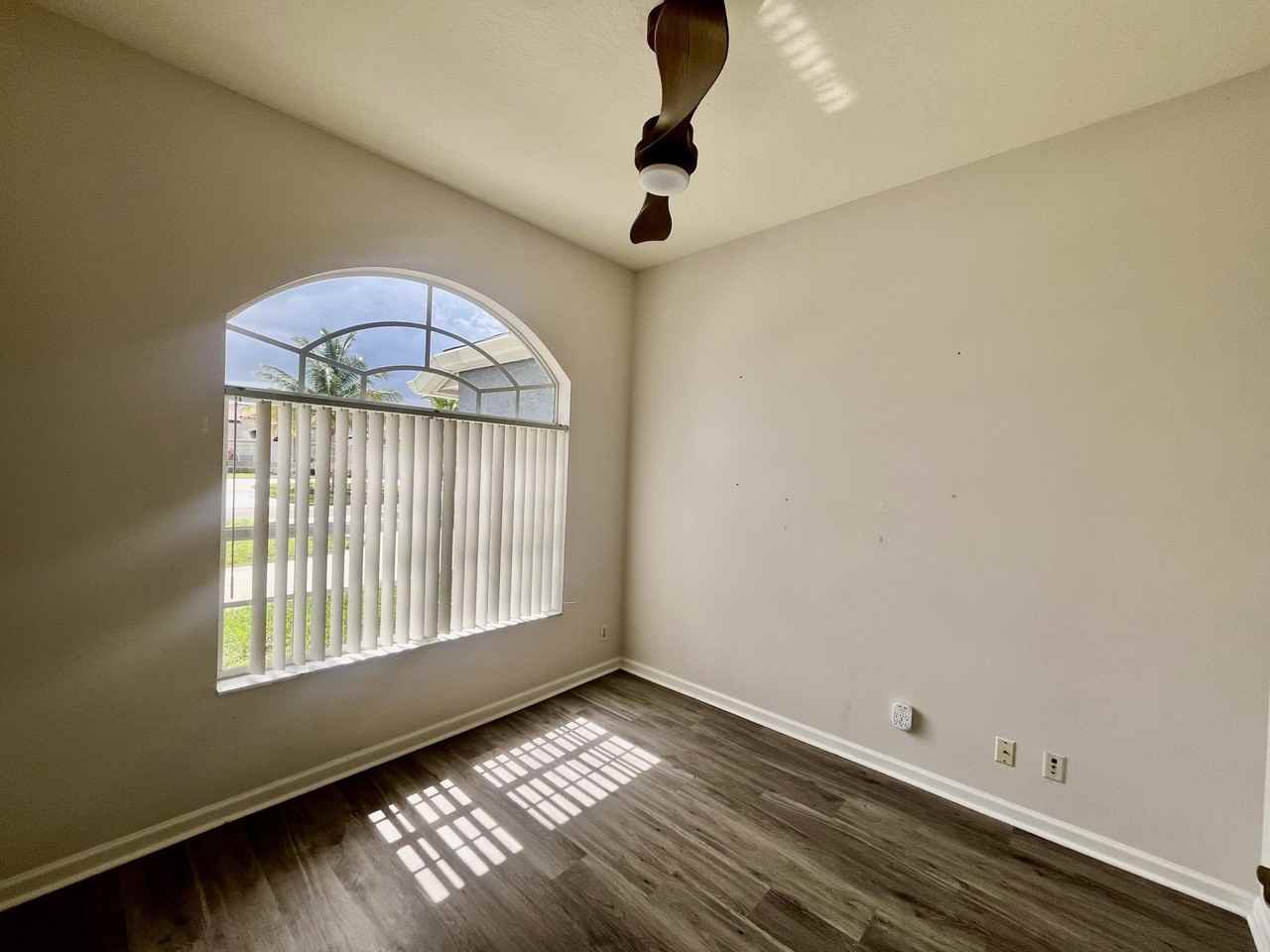 3849 Sw Mckim St - Photo 4 of 19