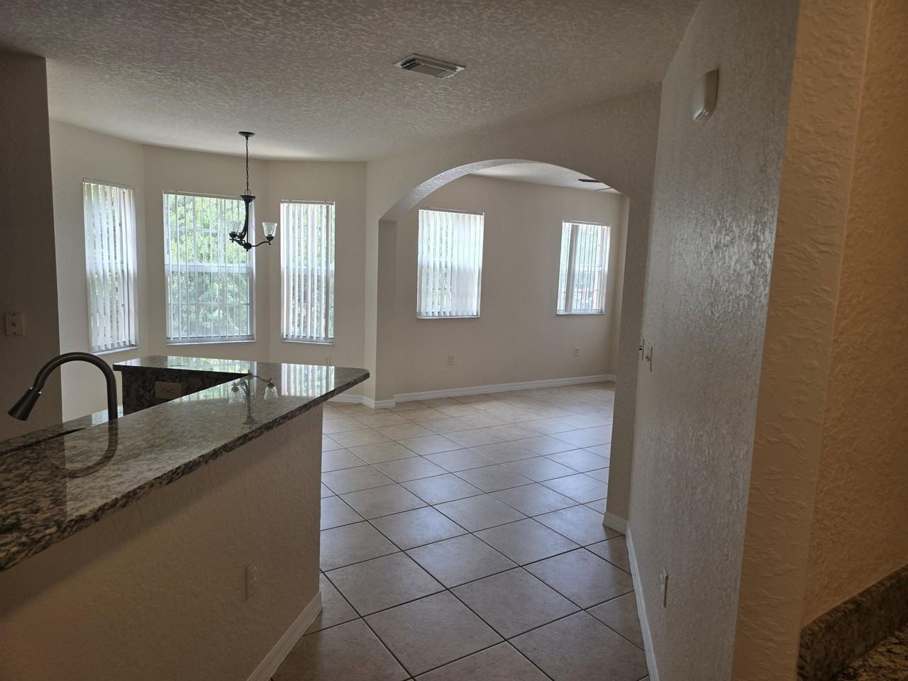 144 Sw Peacock Blvd #23-201 - Photo 6 of 14