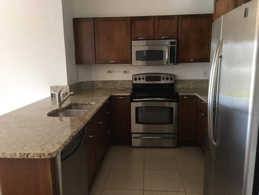 63 Se Palermo Ct #101 - Photo 2 of 11