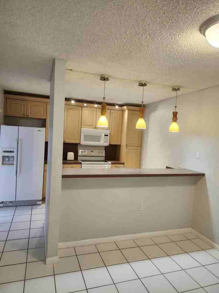 3209 32nd Way - Photo 2 of 18