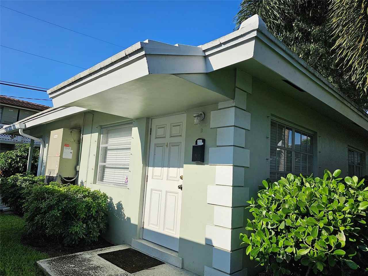 2120 Ne 41st St #D - Photo 3 of 22
