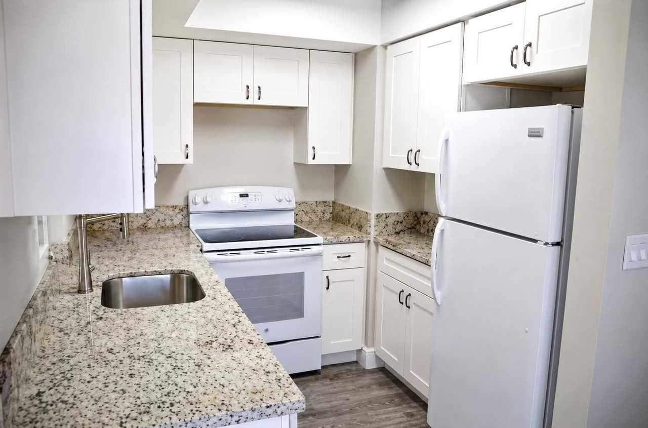 2120 Ne 41st St #D - Photo 5 of 22