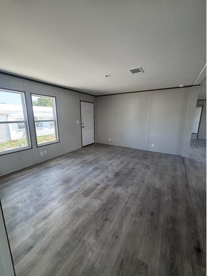 7480 Se Eagle Ave - Photo 4 of 15