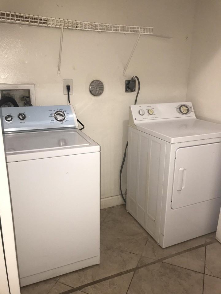 845 Nw 98th Ave - Photo 6 of 16