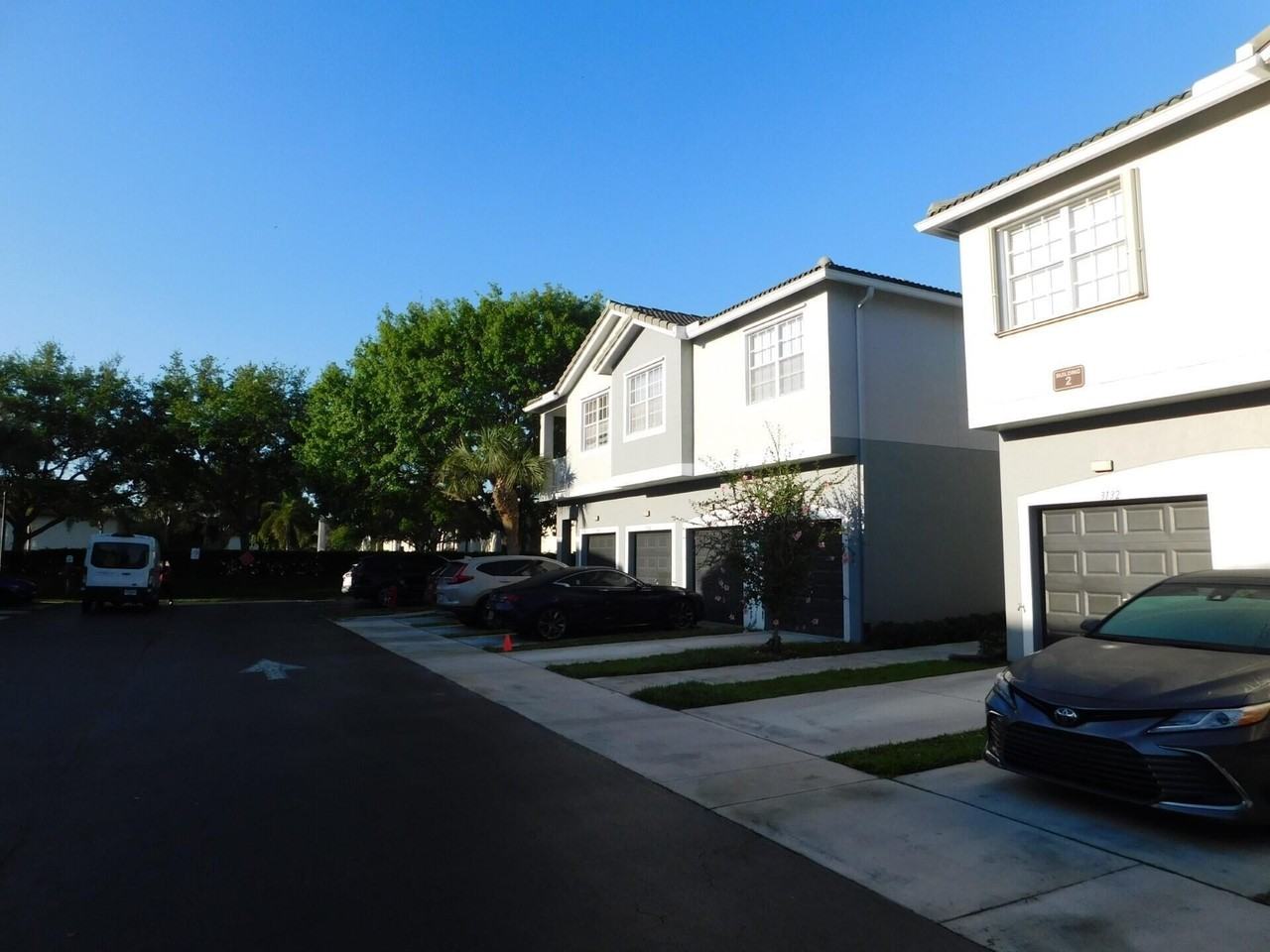 3134 Grandiflora Dr - Photo 2 of 15