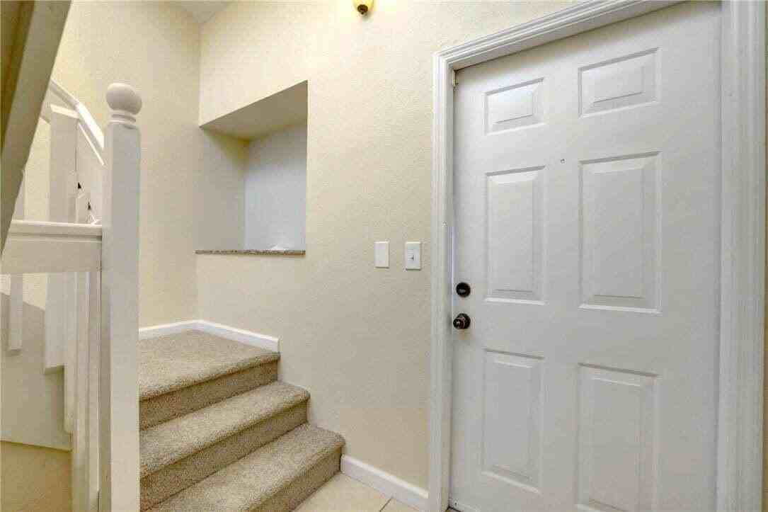 231 Sw Palm Dr #207 - Photo 3 of 23