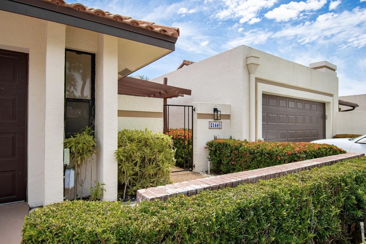 21440 Campo Allegro Dr - Photo 3 of 42