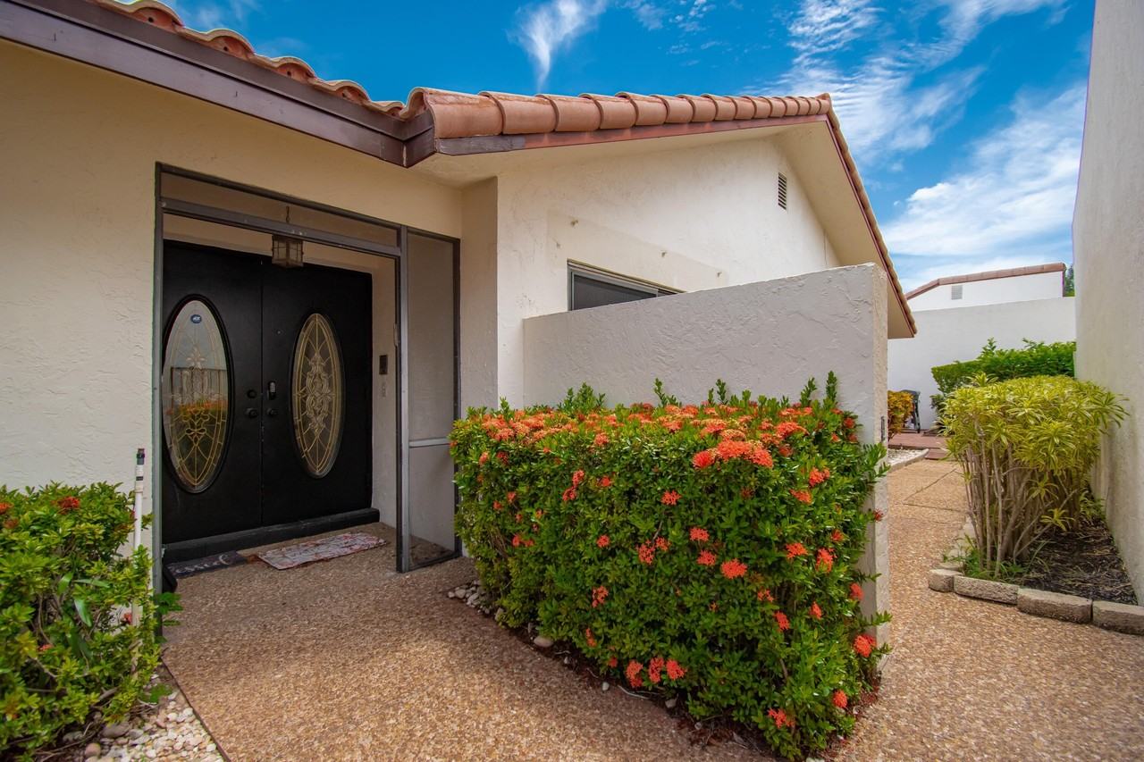 21440 Campo Allegro Dr - Photo 4 of 42