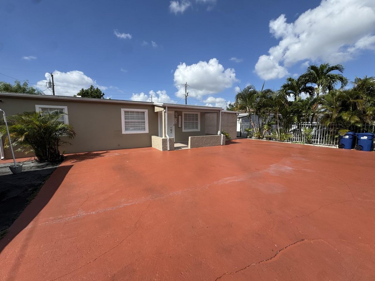 3540 Nw 95th Ter - Photo 3 of 34