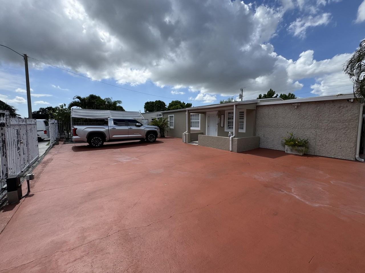 3540 Nw 95th Ter - Photo 7 of 34
