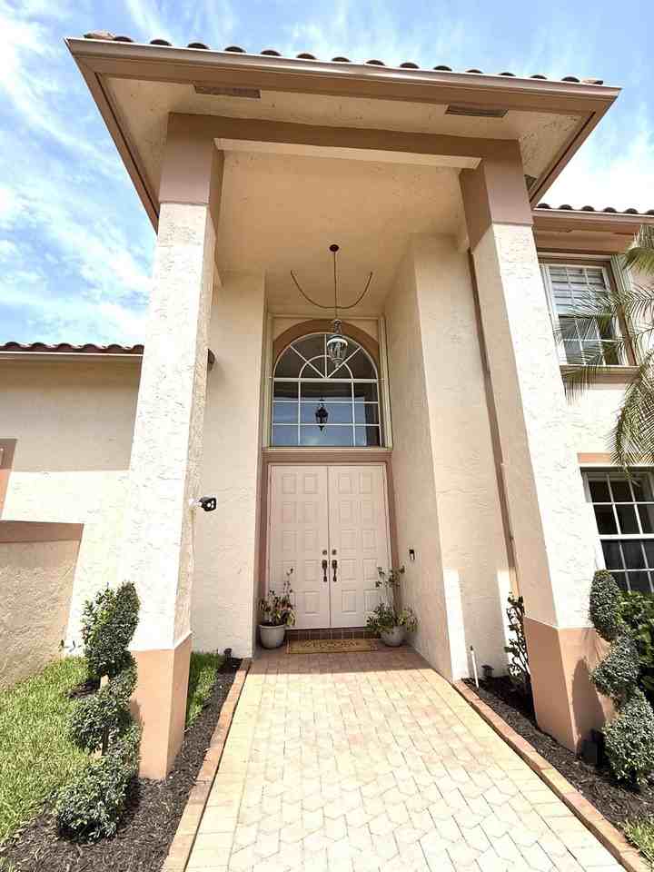 9392 Cascade Ct - Photo 2 of 50