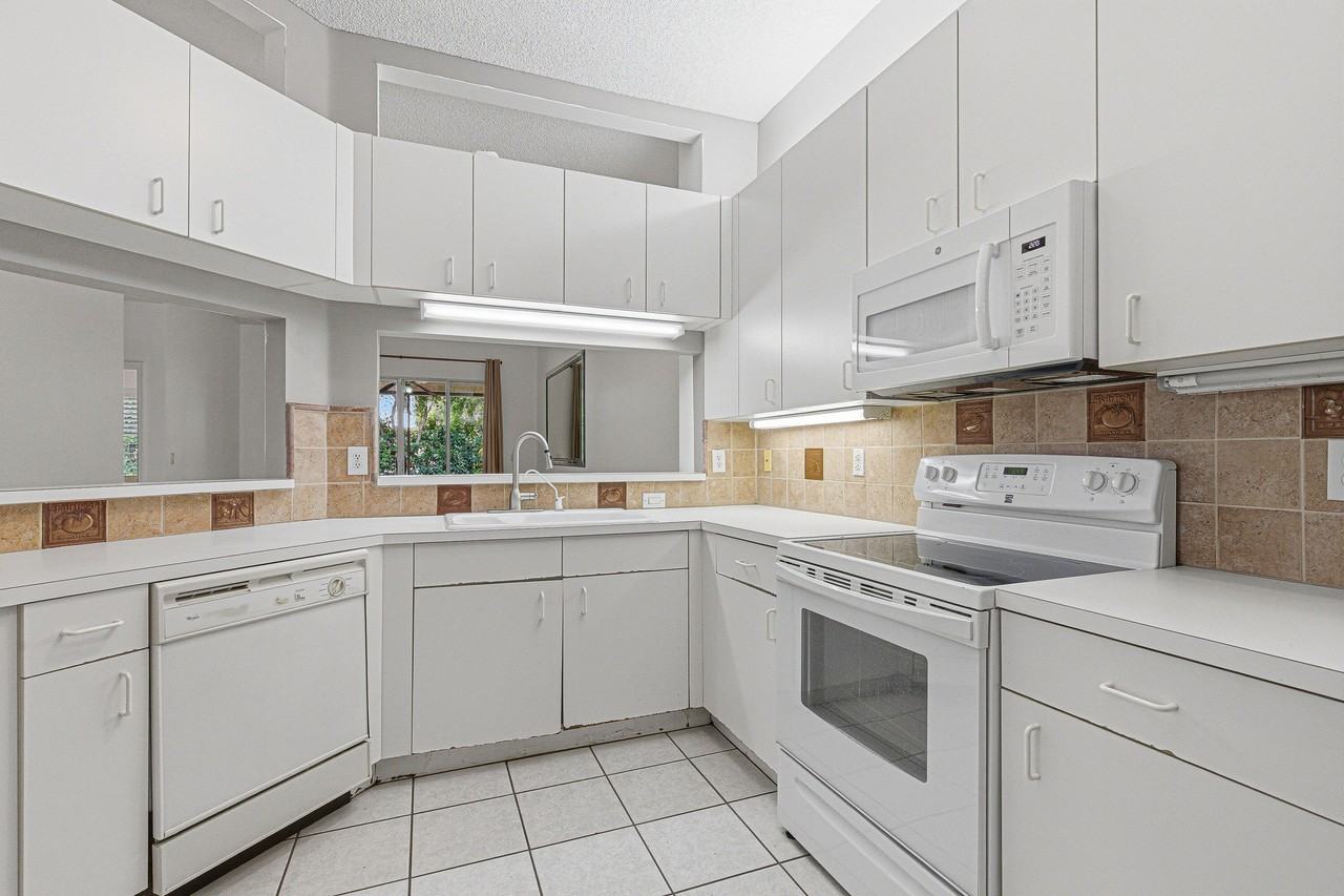 10168 Lombardy Dr #10168 - Photo 5 of 18