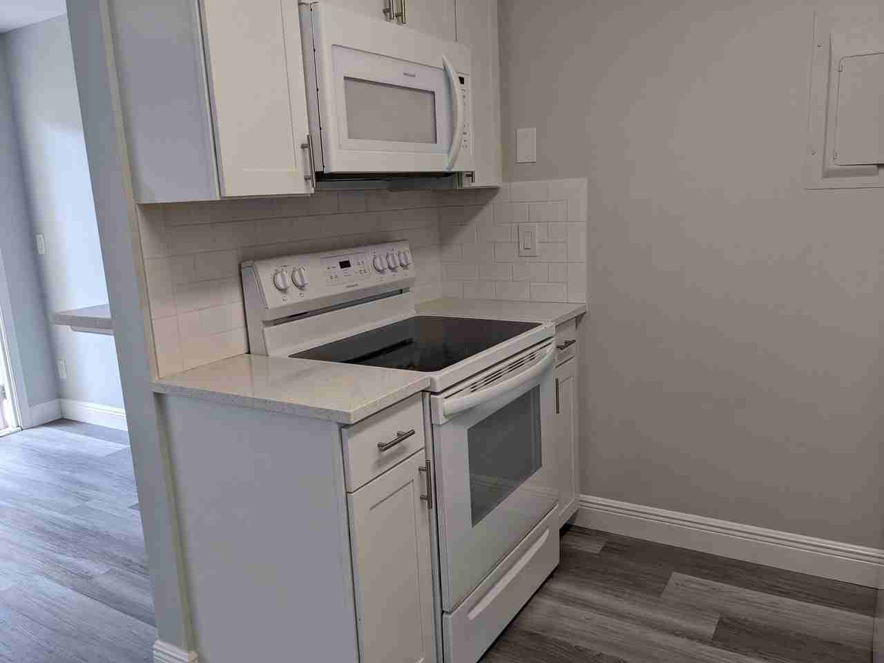 633 Executive Center Dr #L104 - Photo 4 of 17