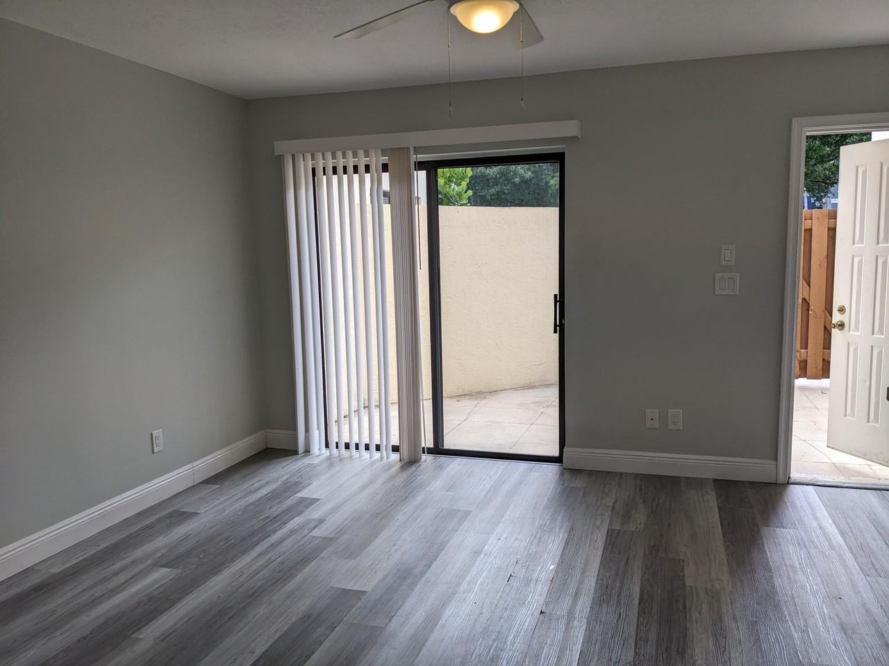 633 Executive Center Dr #L104 - Photo 5 of 17