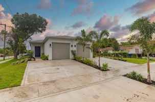 featured image of 1140 Nw 1st Ave