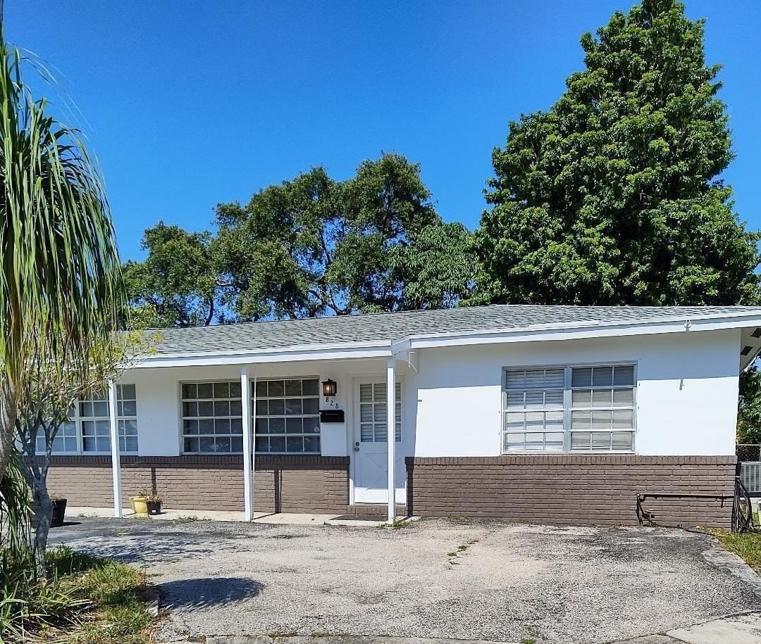 828 Prosperity Farms Rd
