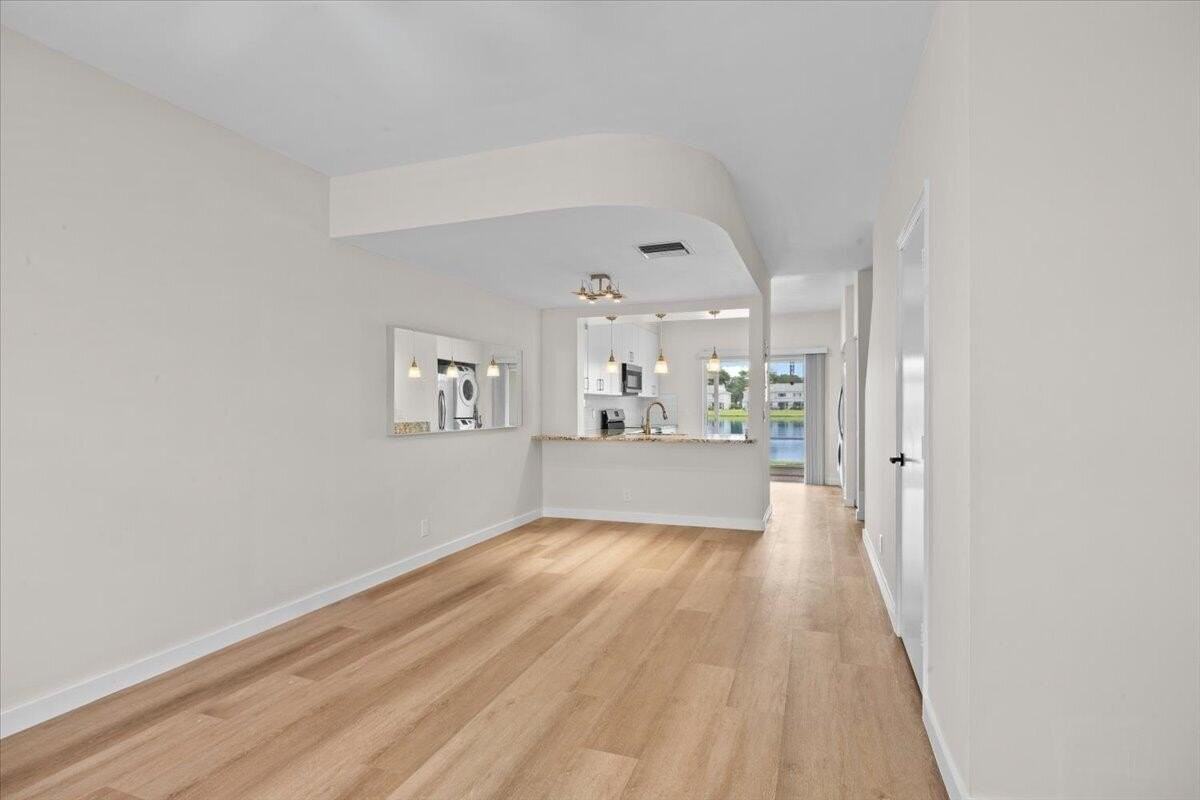 3165 Sw 50th St - Photo 4 of 42