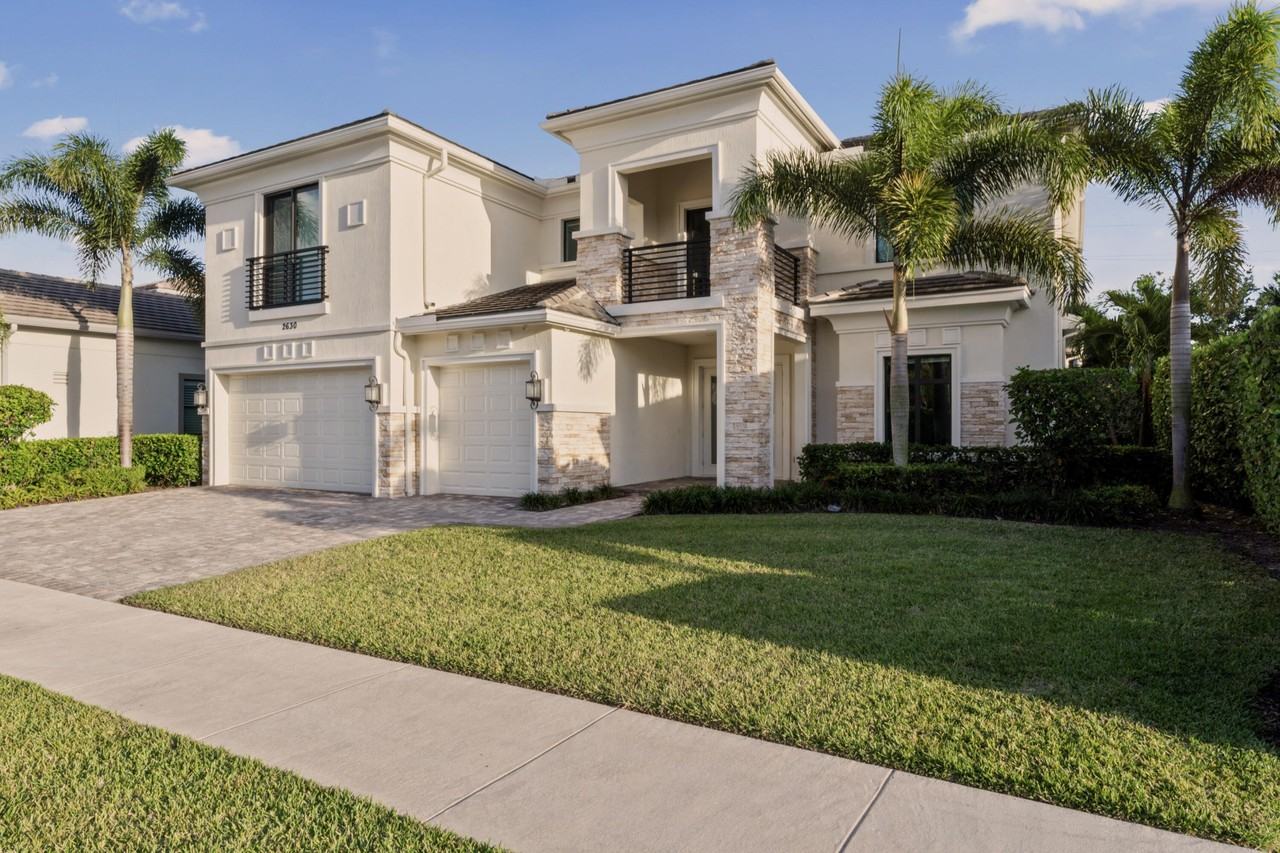 2630 Nw 69th St - Photo 2 of 14